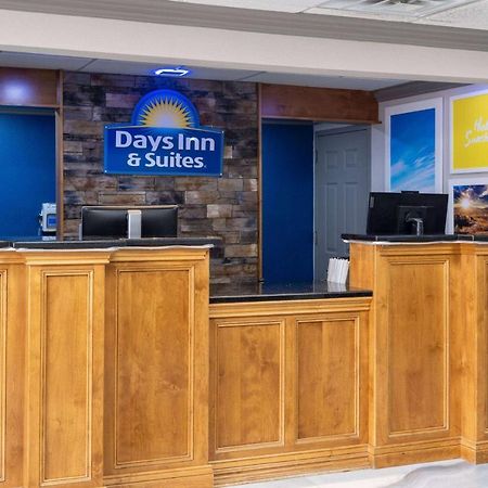 Days Inn & Suites By Wyndham Commerce Exteriör bild